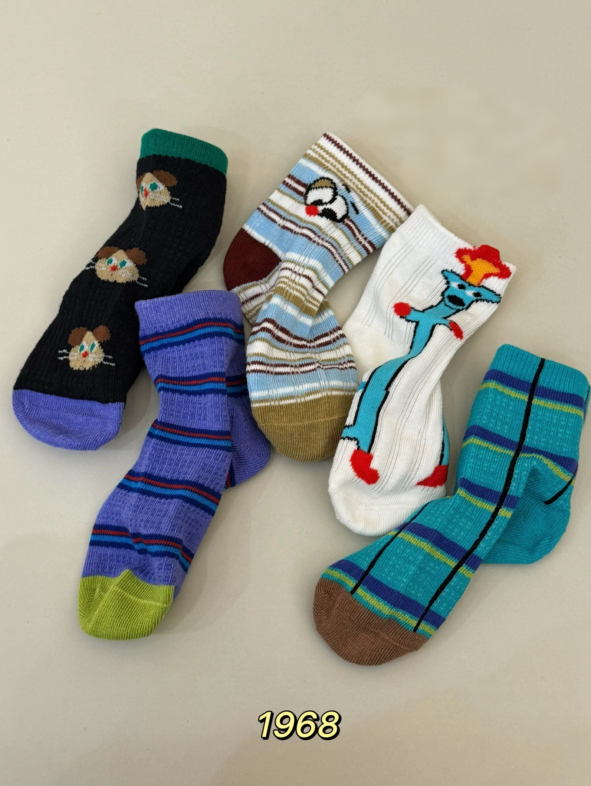 2026春夏波拉童装实体店男女童韩系儿童运动袜子透气网眼童袜棉袜