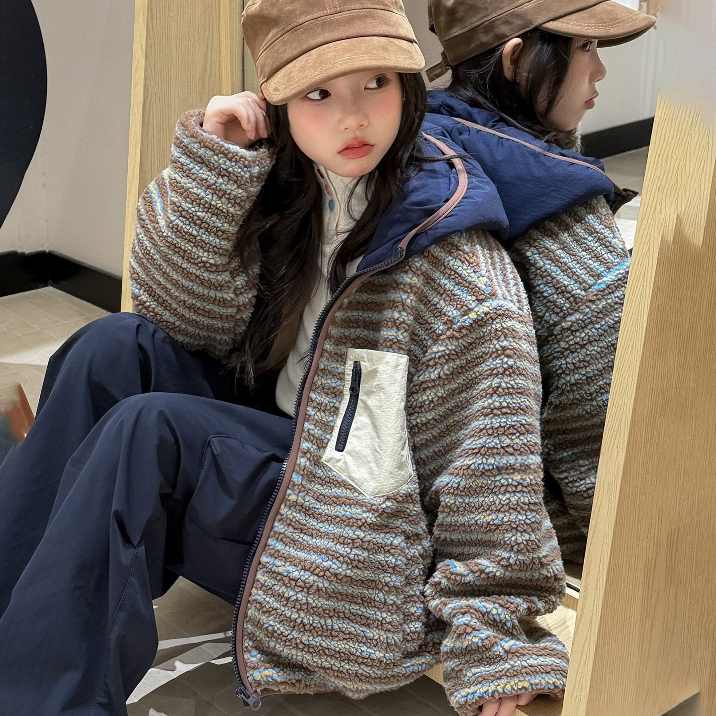 波拉童装韩国女童加厚毛毛衣冬装2026冬装小女孩条纹连帽保暖外套