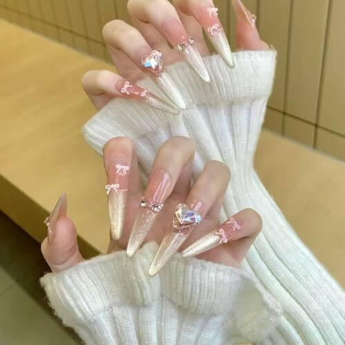 日进斗金猫眼爱心镶钻穿戴甲