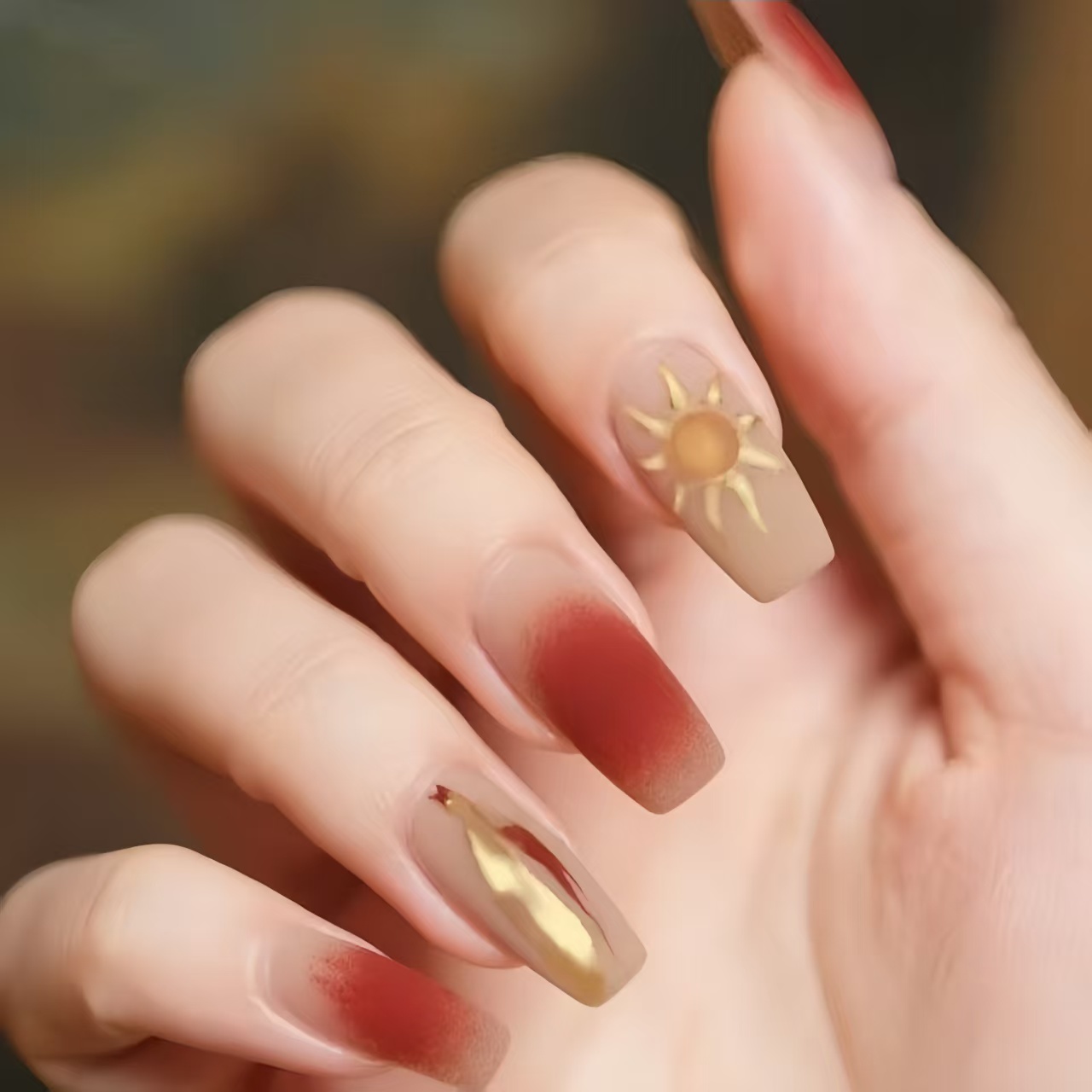 秋冬新爆款磨砂穿戴美甲显白气质ins小众设计可拆卸甲片太阳女神