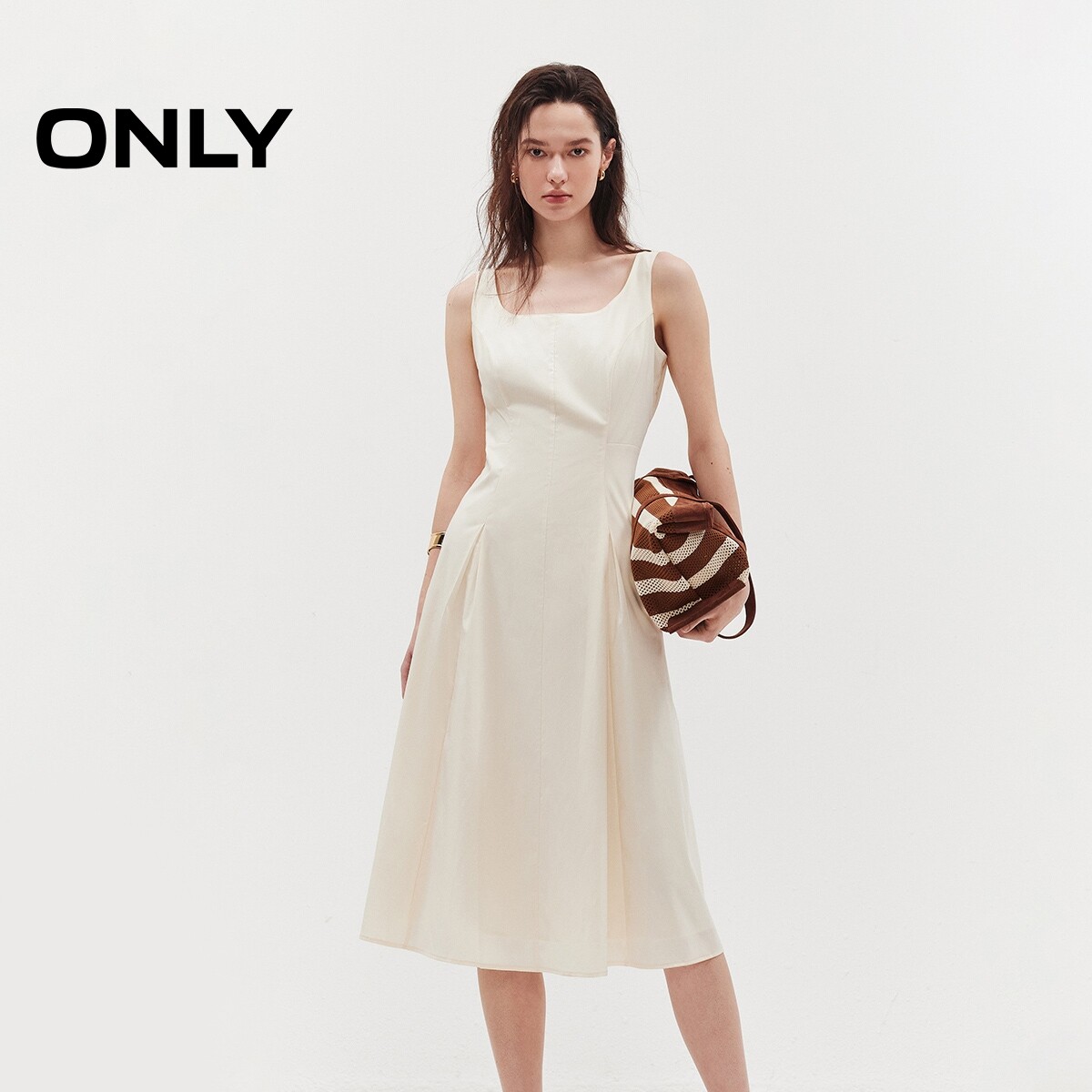 ONLY2026春季新款气质大U领腰身显瘦裙子立体捏褶A字中长裙