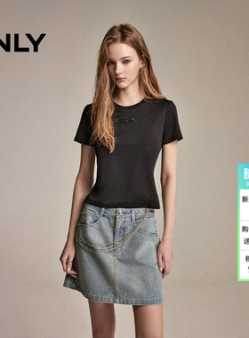 ONLY2026春季新款质感重工黑色细闪字母短款节日正肩上衣T恤女
