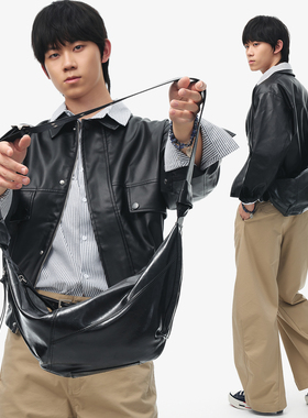 NESBIT美式机车风斜挎包男2026新款街头潮流黑色拼接皮质牛角包