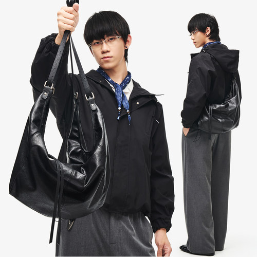 松弛感男包双带牛角包单肩斜挎包