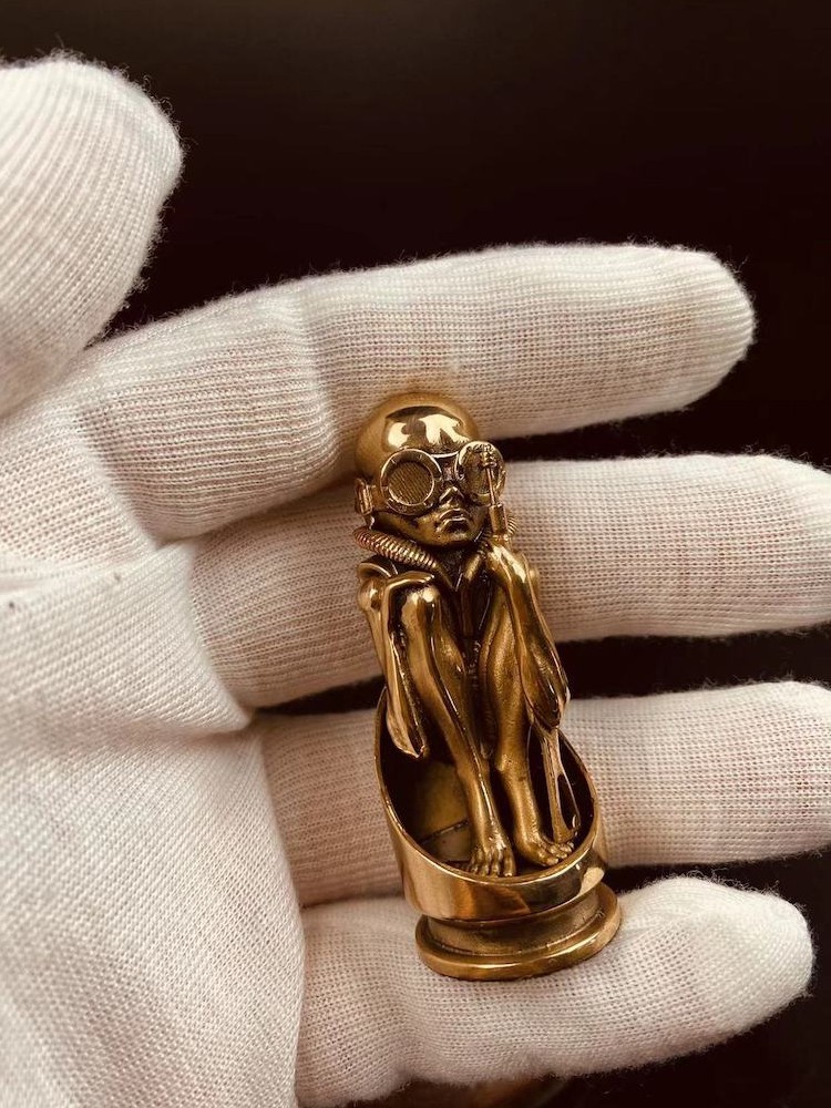 r.giger经典作品 《子弹崽》青铜版