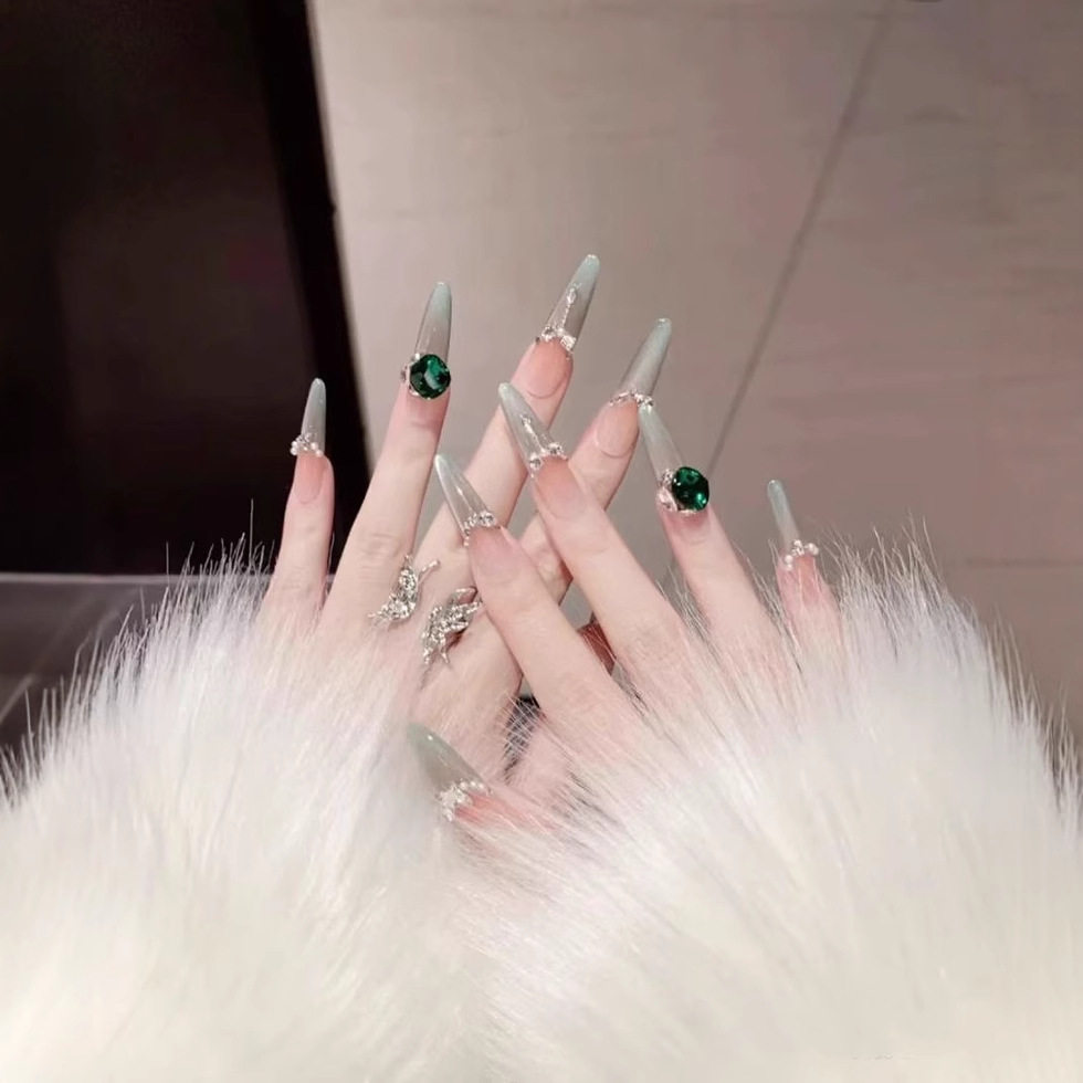 新款纯手工穿戴甲长款青柠绿猫眼爆闪亮钻美甲贴片高级感新年款
