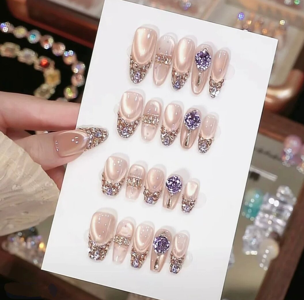 纯手工高品质亮钻穿戴甲香槟金猫眼高级感长款美甲贴片显白新年款