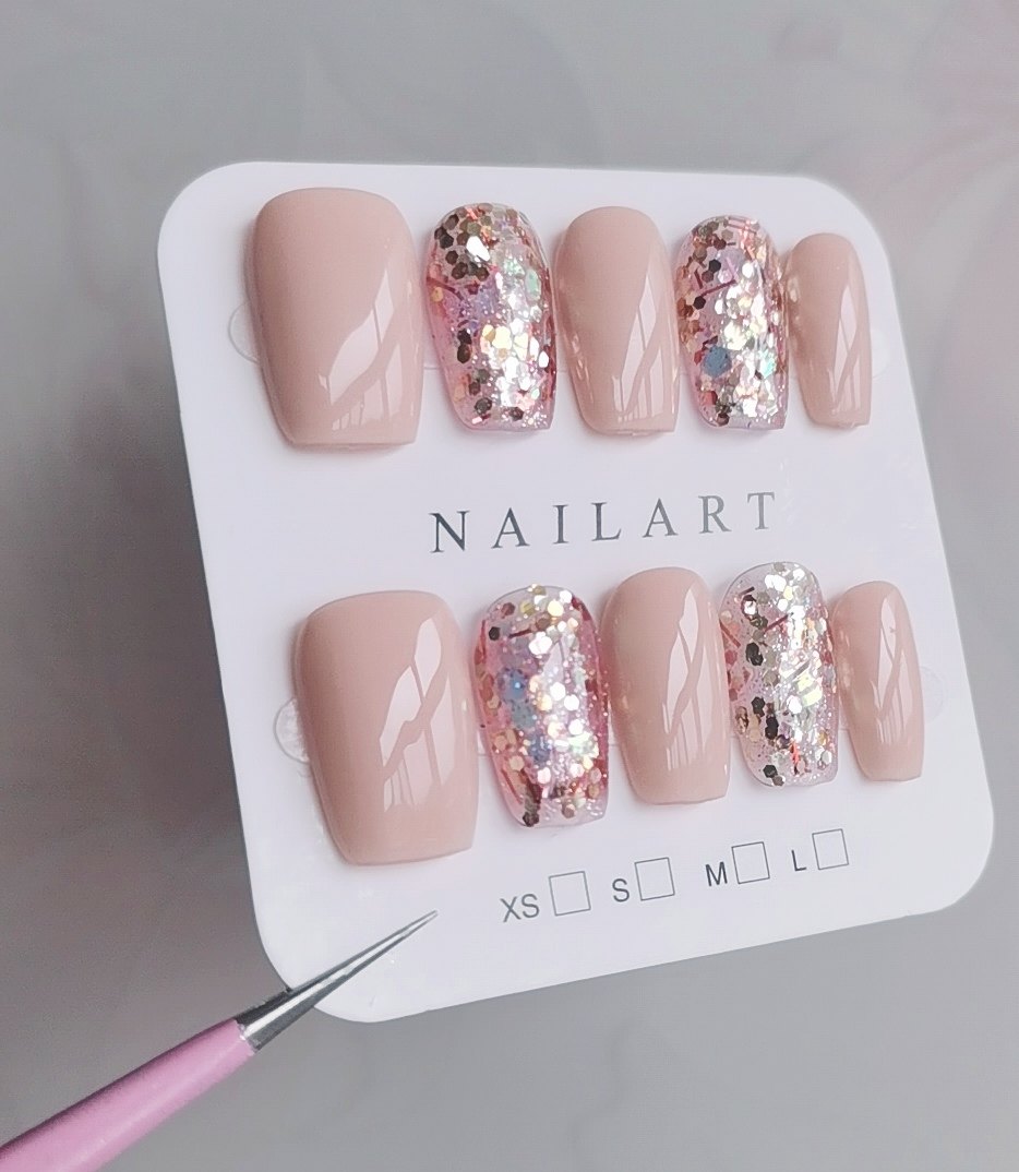 新款纯手工光疗穿戴甲短款秋冬亮片美甲贴片高级感新年款美甲