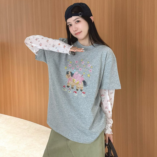 欧洲站2026春季韩版圆领碎花网纱袖拼接假两件小马图案印花T恤潮