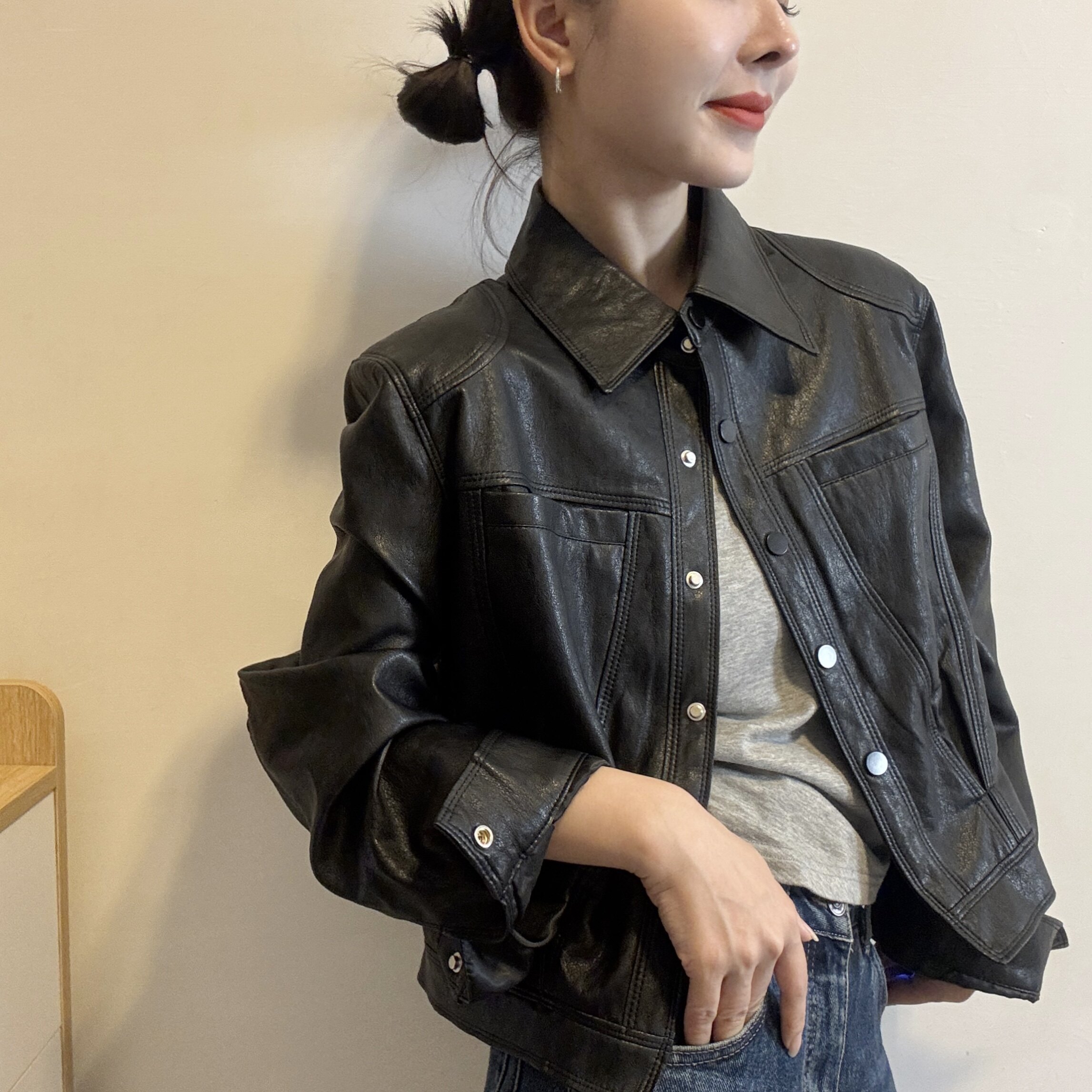 欧洲站2026秋季简约气质POLO领按扣双口袋短款PU皮皮衣休闲女外套