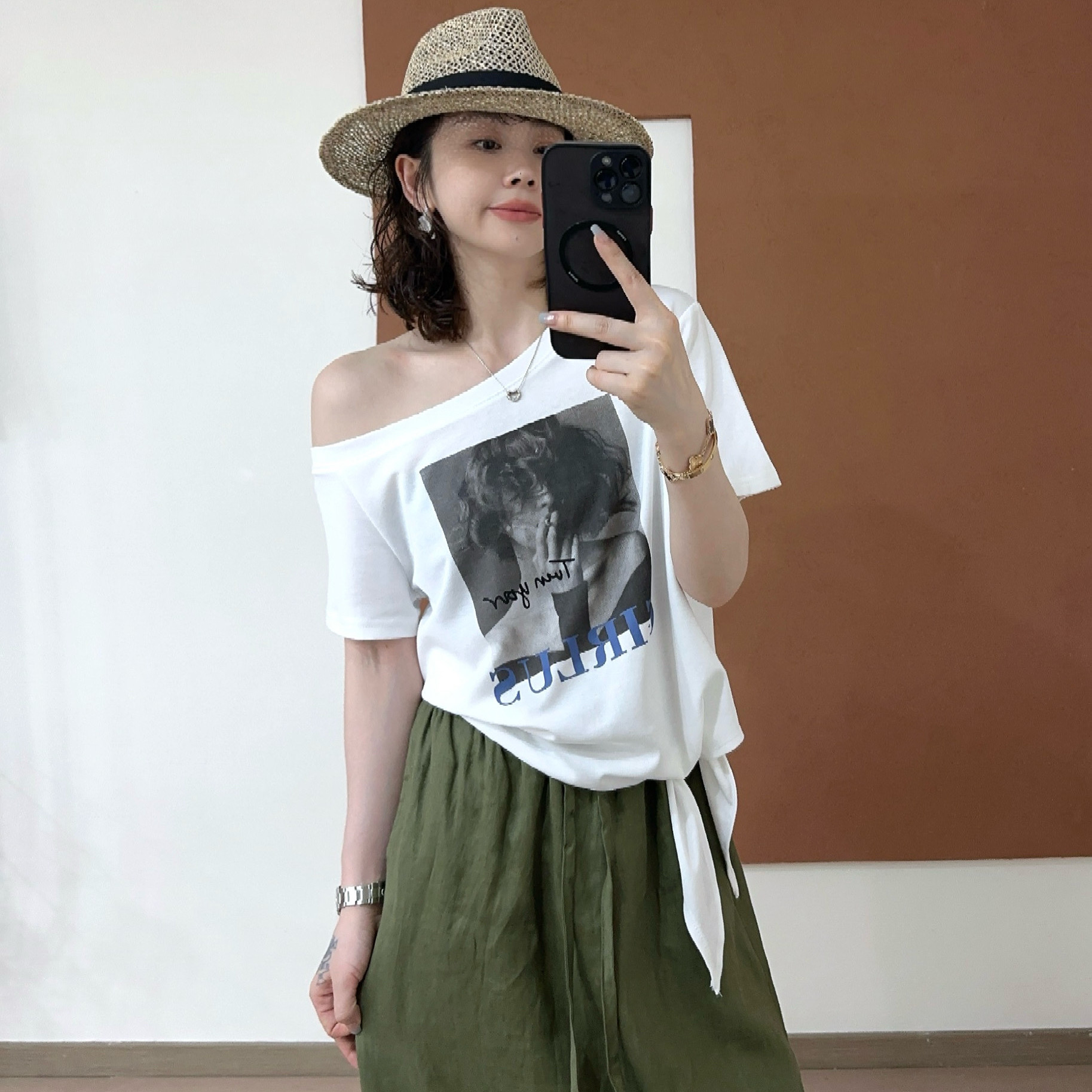 欧洲站2026夏季韩版露肩一字领短袖欧美人像印花侧绑带短款T恤潮