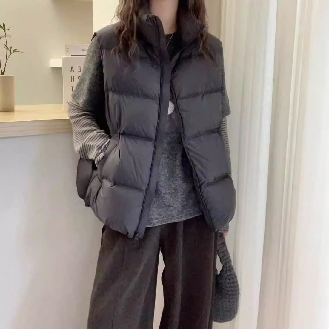 欧洲站2025冬季简约时尚立领拉链无袖蓬松保暖压线羽绒服马甲外套