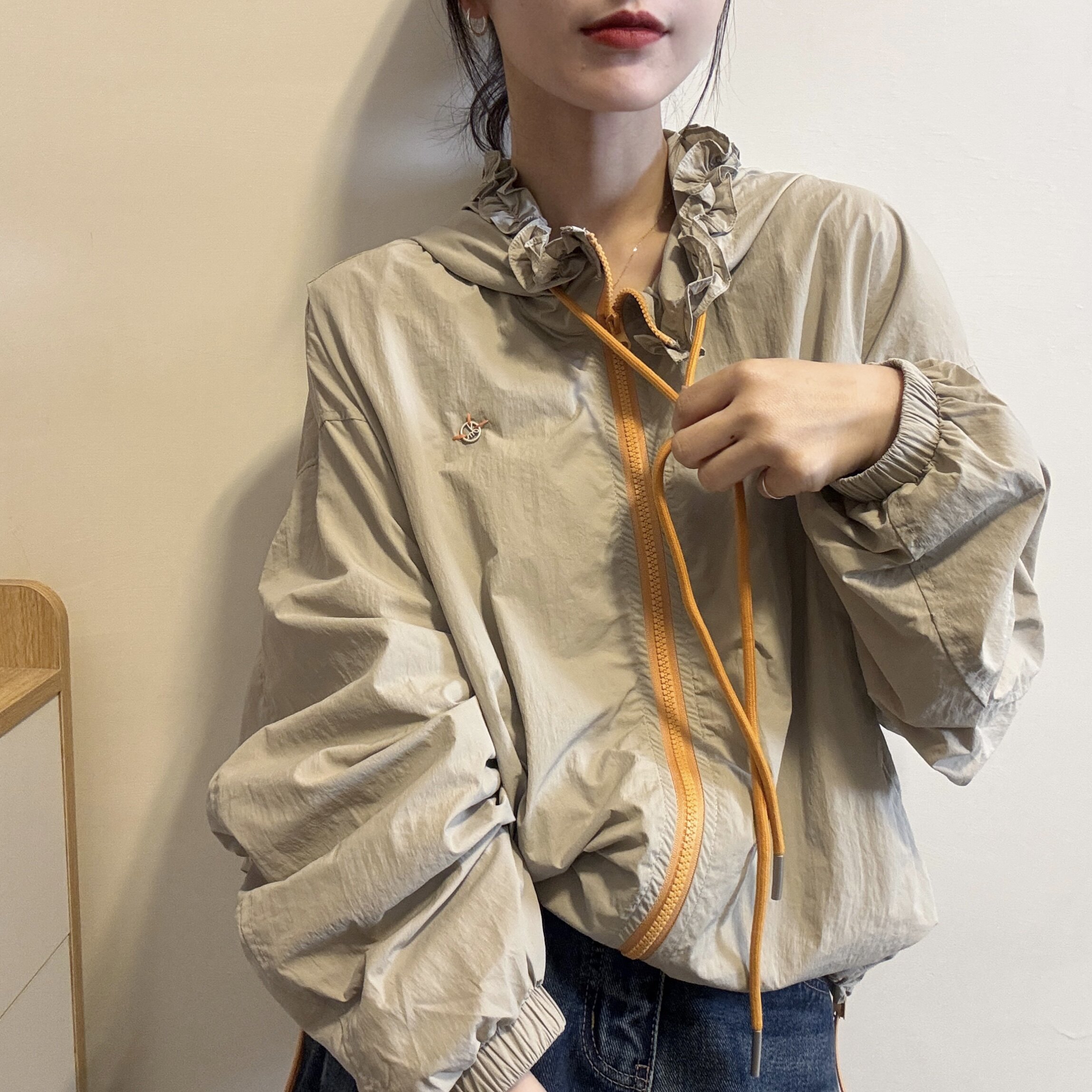 欧洲站2026春季韩系连帽木耳边抽绳撞色拉链薄款防晒冲锋衣外套女