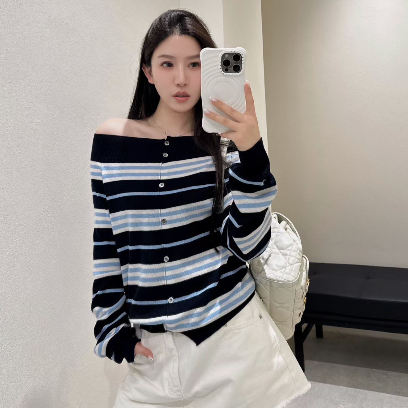 欧洲站2026春季名媛风露肩一字领排扣长袖薄款拼色条纹针织衫上衣