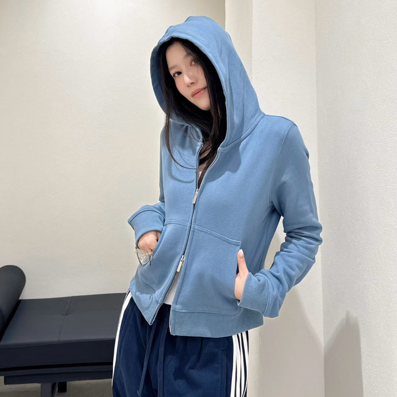 欧洲站2026春季洋气连帽修身双拉链短款糖果色运动卫衣帽衫外套潮