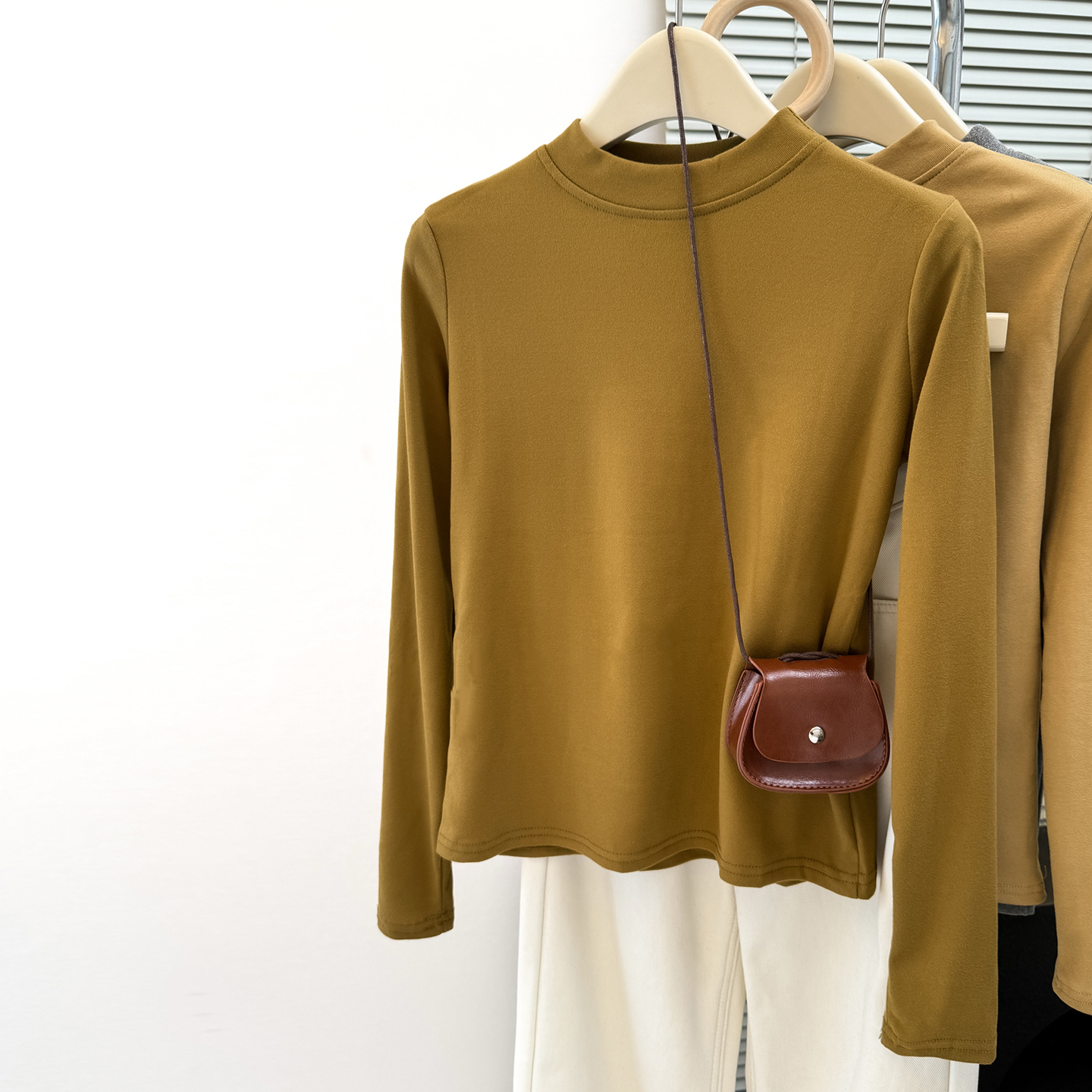 秋冬季2025新款半高领打底衫女