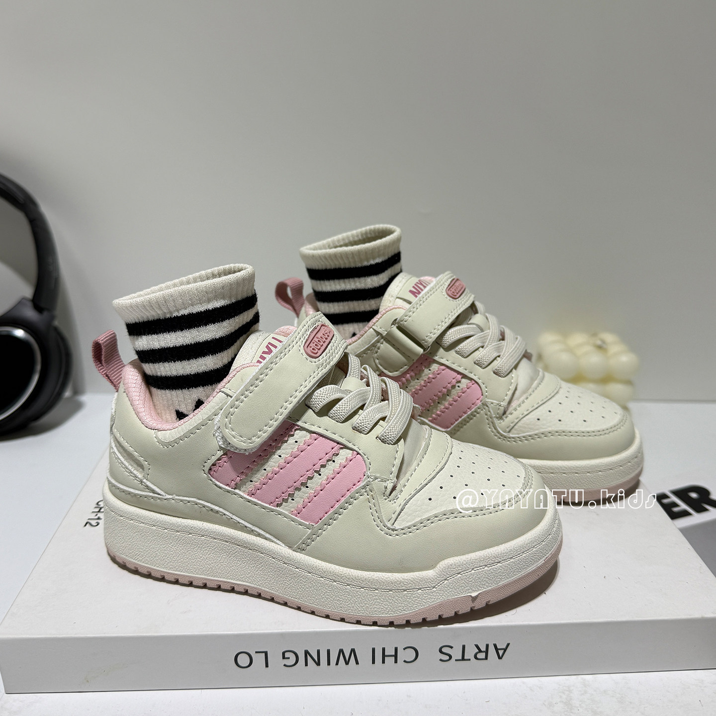 女童运动鞋百搭小白鞋2026春季新款男童板鞋软底休闲鞋儿童鞋真皮