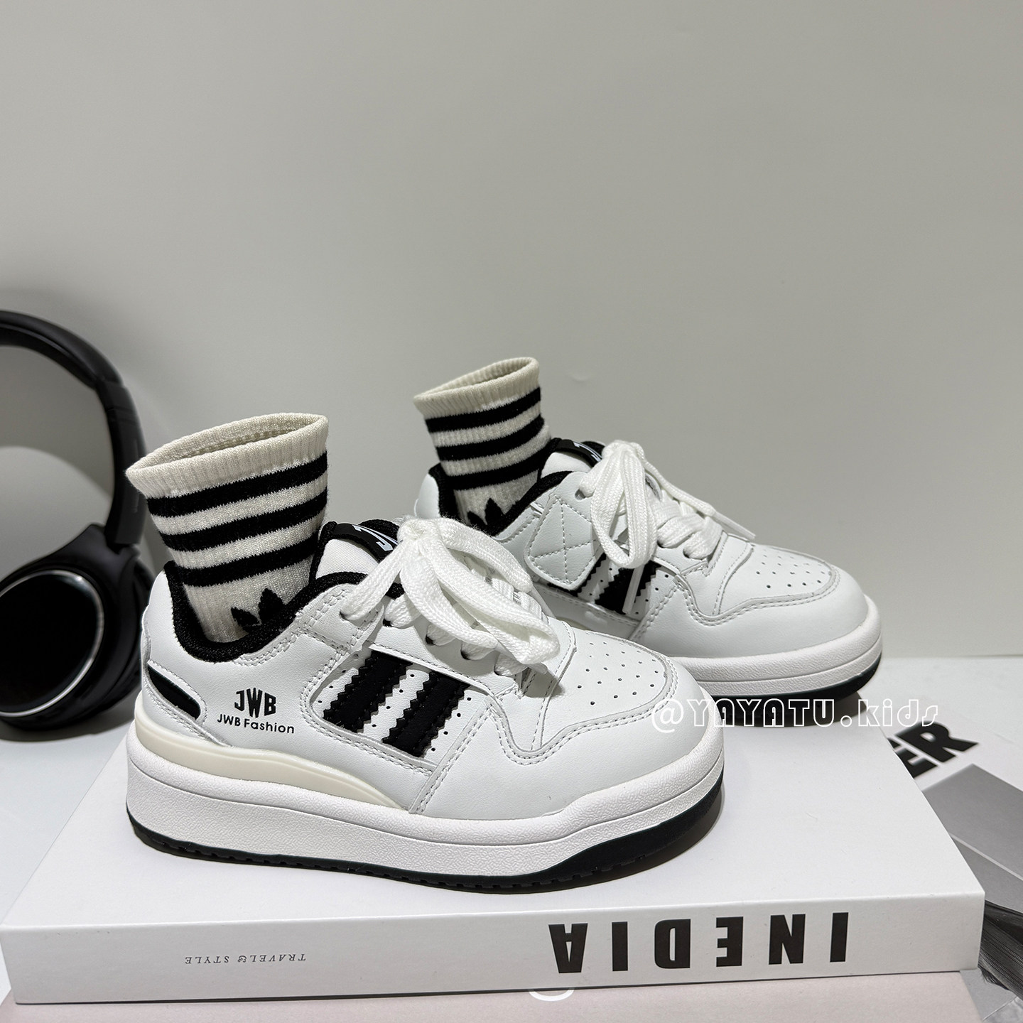 儿童运动鞋真皮板鞋春季新款男童防滑小白鞋潮女童百搭休闲运动鞋