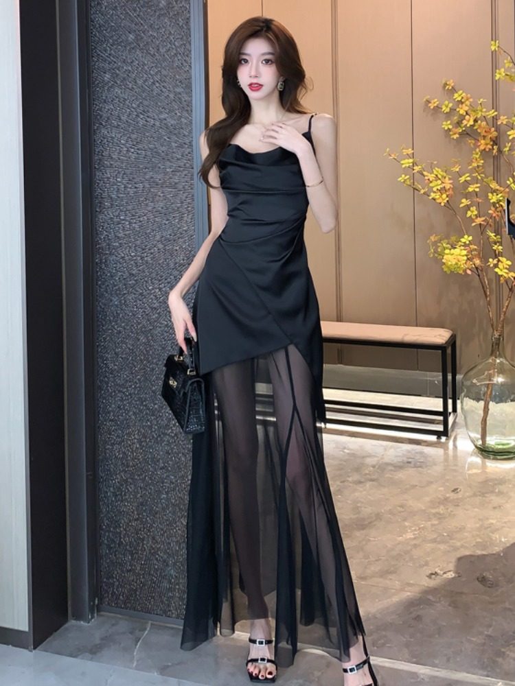 高级感缎面拼接网纱礼服长裙女夏季御姐不规则褶皱修身吊带洋装