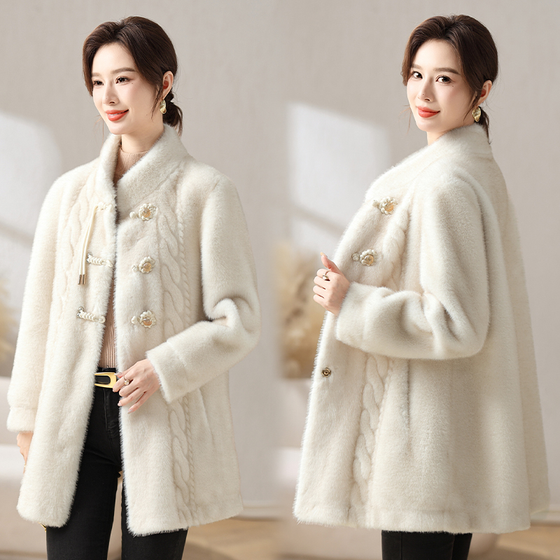 中年妈妈仿水貂绒皮毛一体外套女2025冬装新款中老年洋气保暖大衣