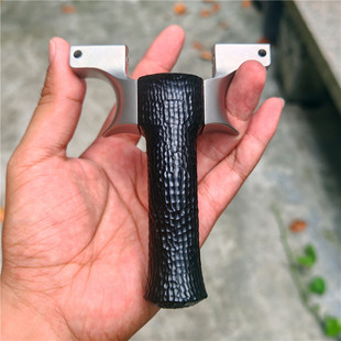 锁凤9弹弓专用树脂锤纹手柄手工雕刻锤纹表面防滑防冻手感好户外