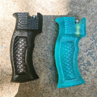 锁凤十代弹弓手柄手工雕刻锤纹表面树脂柄一把抓雕刻手柄定制复刻