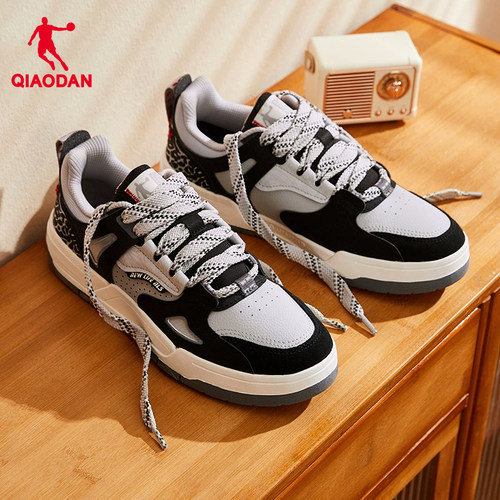 乔丹潮流滑板鞋情侣运动鞋