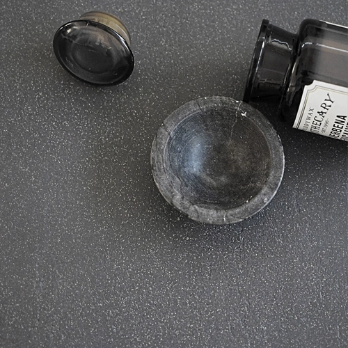 Современная простота черно -белая матовая незрелая кухня гостиная ресторан