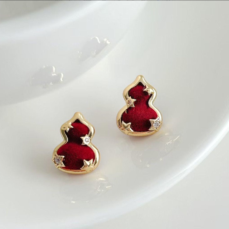 植绒红葫芦耳钉