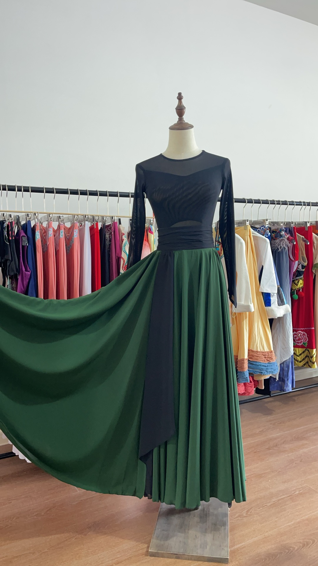 新款民族舞蹈服、舞蹈敕勒歌同款蒙古舞蹈服艺考生剧目服表演服