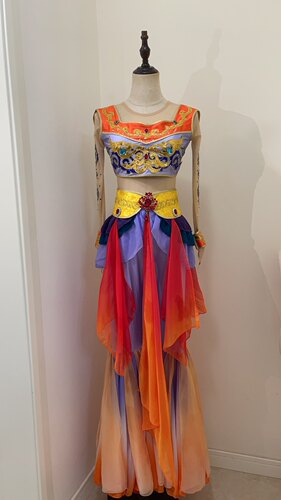 民族舞蹈演出服、敦煌舞蹈服、梦回龟兹舞台表演服艺考服高级定制