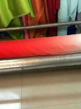 渐变色舞蹈服装布料,大红渐变白色30D天丝雪纺布料,渐变布料定染