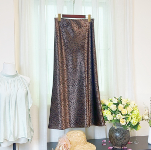 2026新款豹纹半身裙春夏醋酸缎面鱼尾裙高级感复古高腰显瘦中长裙