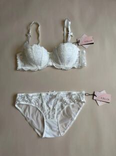 韩国EBLIN时尚一字节结蝴蝶结肩带白色透气蕾丝诱惑聚拢内衣套装