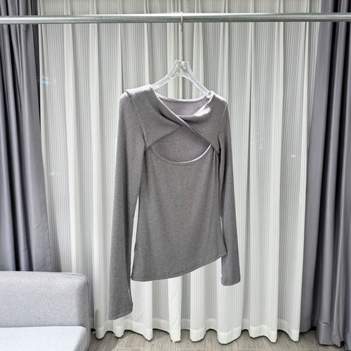 0MB.欧洲站新品甜酷辣妹风小心机设计感长袖T恤后背纽结镂空上衣