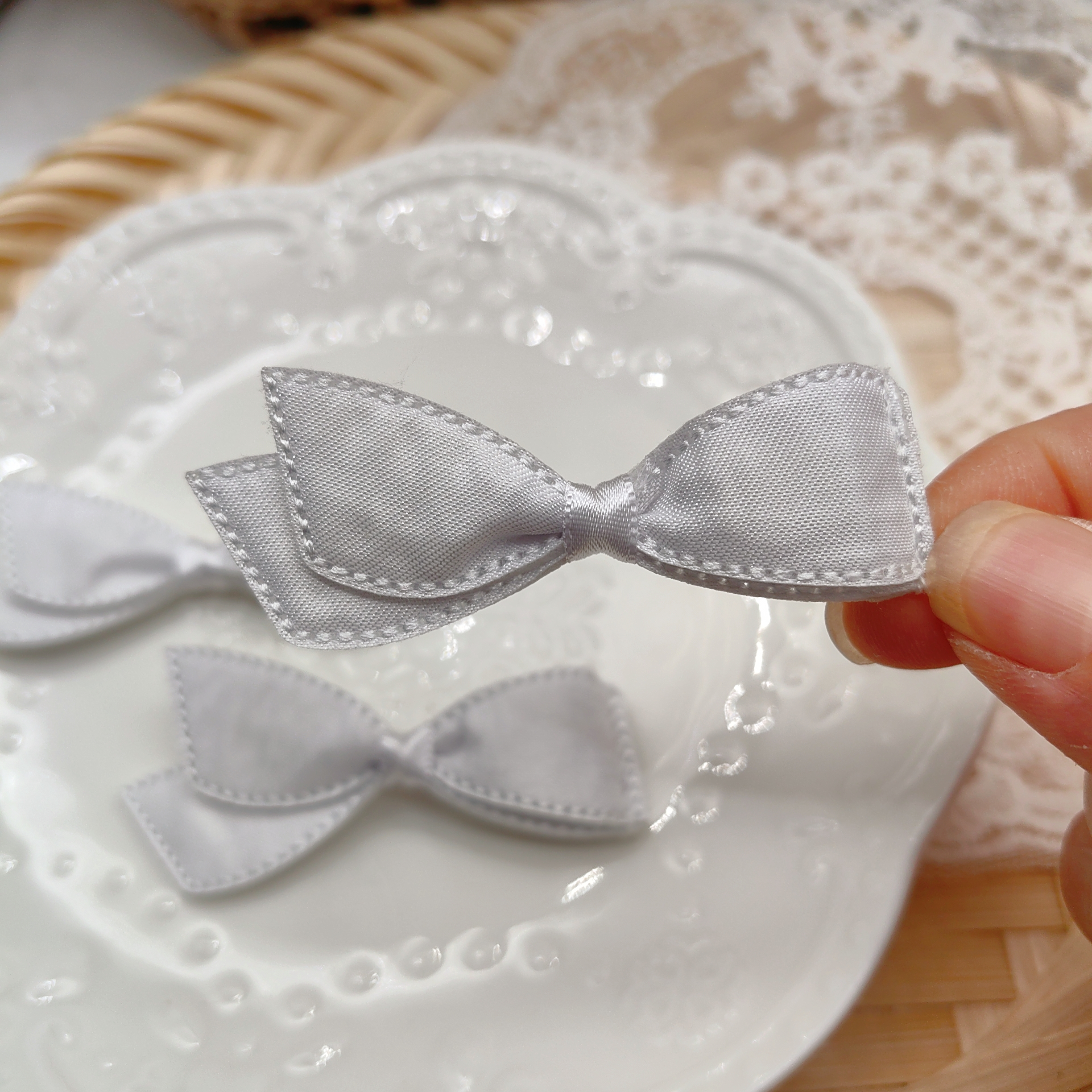 爱买就淘斜边异性形清新蝴蝶结燕尾刺绣贴片宠物发夹diy发饰材料