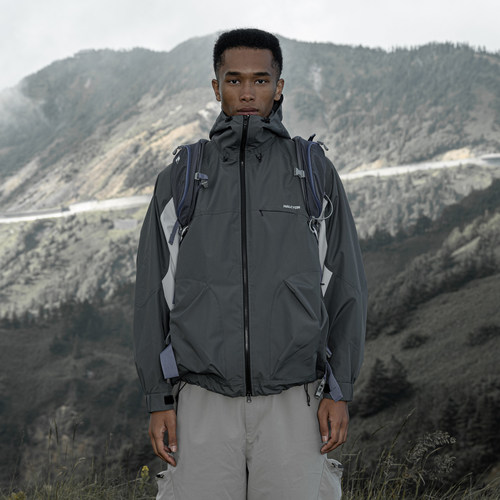 Halcyon 户外拼色防风防泼水冲锋连帽夹克透气爬山运动外套登山服 - 封面