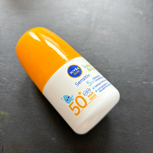 妮维雅婴童防晒滚珠敏感肌SPF50+