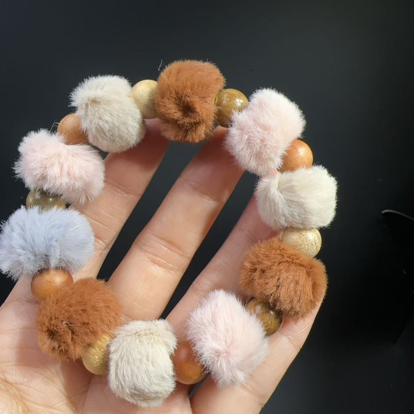 美拉德色系 秋冬款毛绒多宝手串 点缀檀木暖手神器