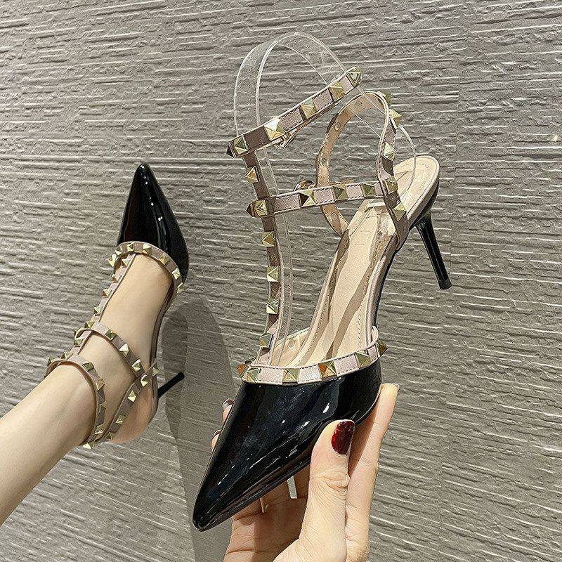 8300-7铆钉裸色高跟凉鞋女细跟2025年夏季尖头后空女鞋包头单鞋