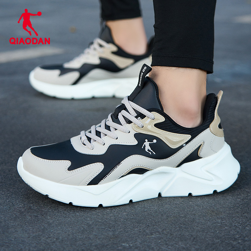 乔丹休闲运动鞋男款皮面防水