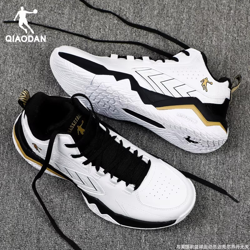 乔丹篮球鞋男秋冬季2025新款皮面耐脏运动鞋高帮实战耐磨防滑球鞋