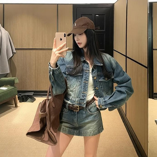 区区欧阳蕨优比例LikeJenni辣妹苾入炒盐水洗蓝短款 牛仔外套