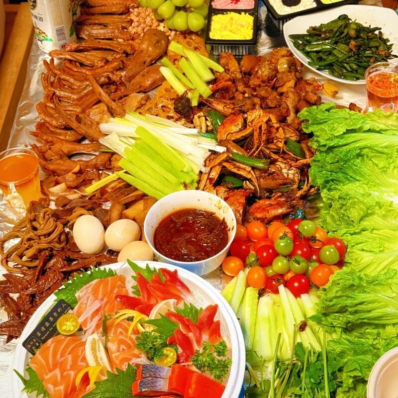 锡纸卷食品级家用一次性桌布熟食烧烤漂亮饭防油聚会手抓海鲜加厚