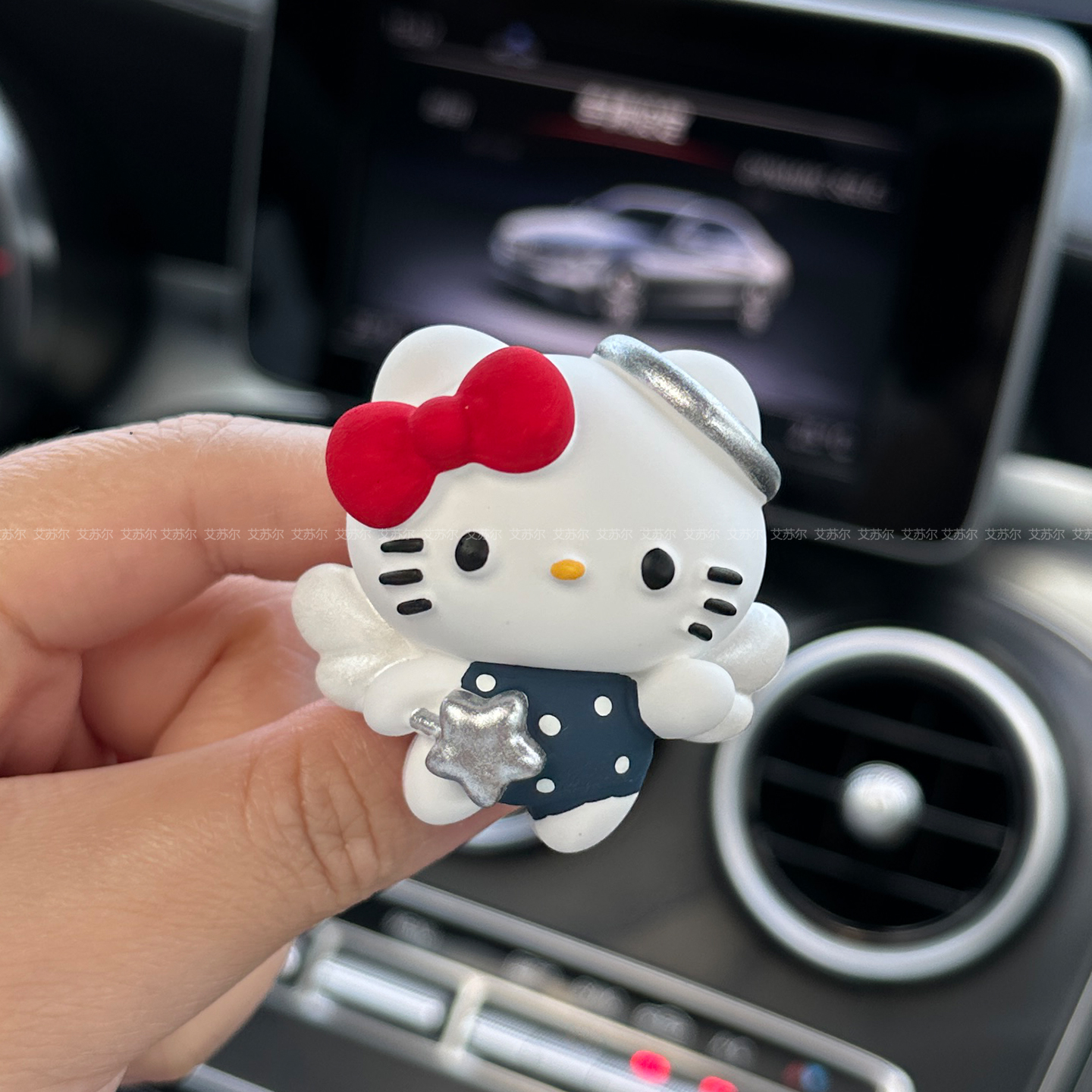 helloKitty2025车载香薰持久创意汽车香水空调出风口装饰KT猫扩香