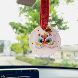 国潮狮头醒狮车载香薰石膏汽车衣橱挂件牌装饰送老外朋友伴手礼物