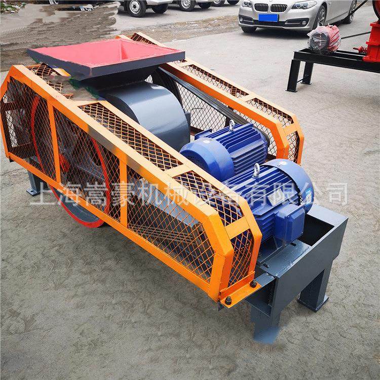 现货现货小型对辊破碎机 云母矿石英挤压式粉碎机 河卵石制砂机