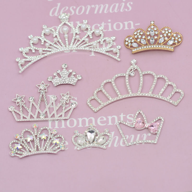 琪琪公主合金镶钻皇冠花盘扣