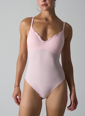 带胸垫性感蕾丝拼接吊带连体衣胖mm辣妹修身显瘦内搭塑身衣收腹女