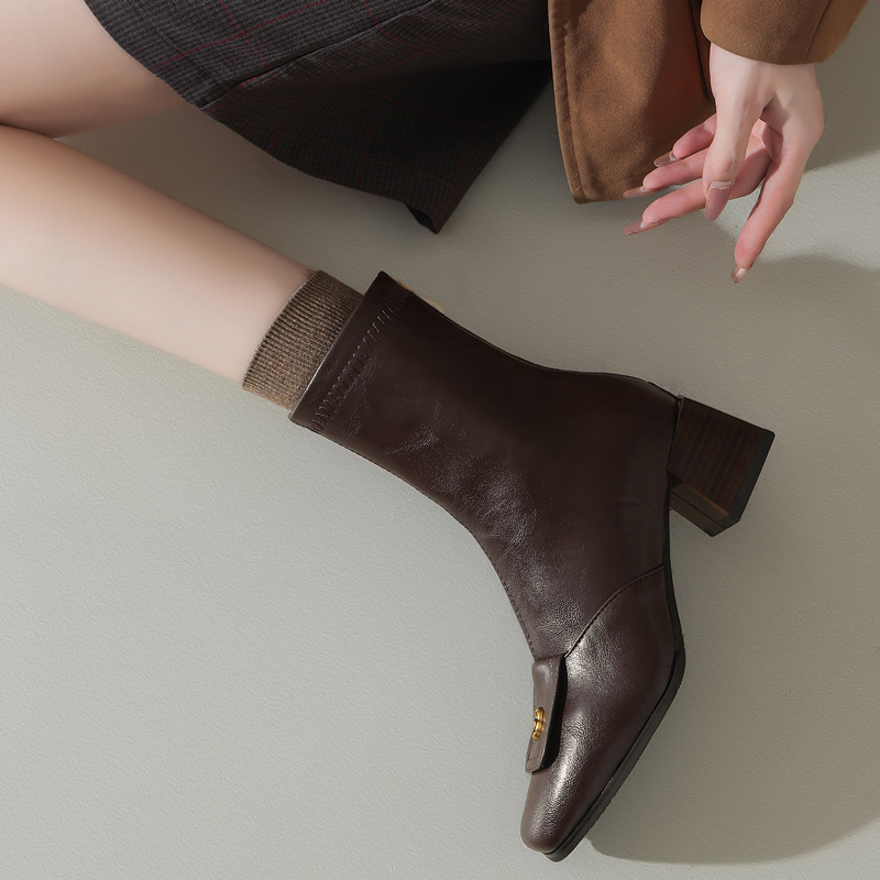 冬季加绒5cm跟金属装饰马丁靴女